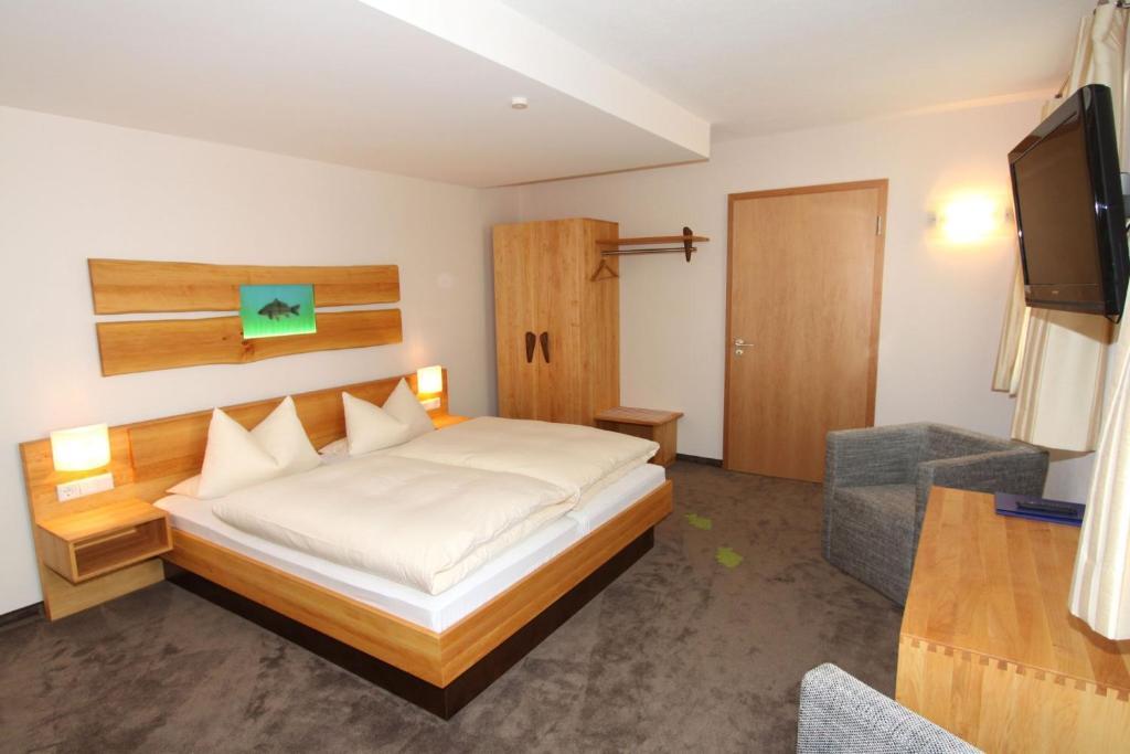 Karpfenhotel & Herrenhaus Im Gasthaus Sindel-Buckel Feuchtwangen Rum bild